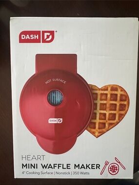 Dash Heart Mini Waffle Maker - Red